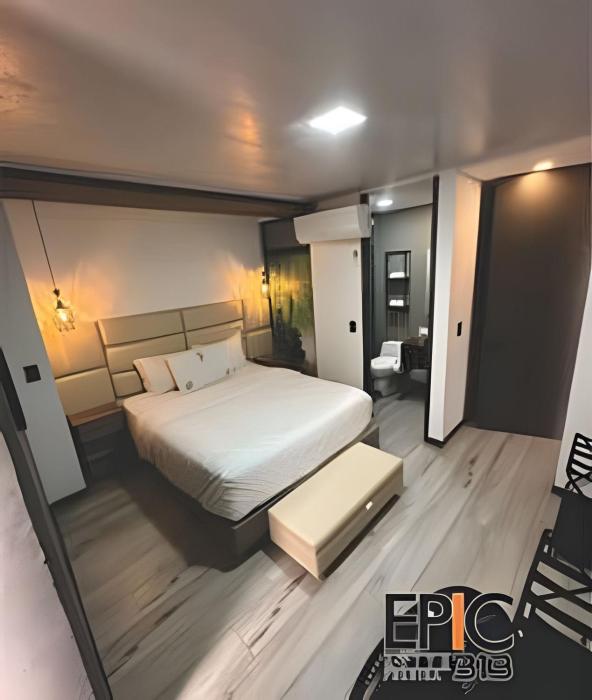 Epic Suite 313 Family Deluxe Airport 3 Room10 Pax