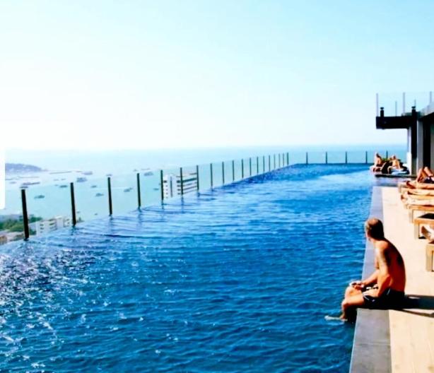 The Base Modern Apart