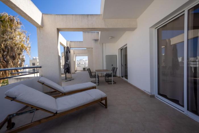 Penthouse, City Center, Walking to Beach