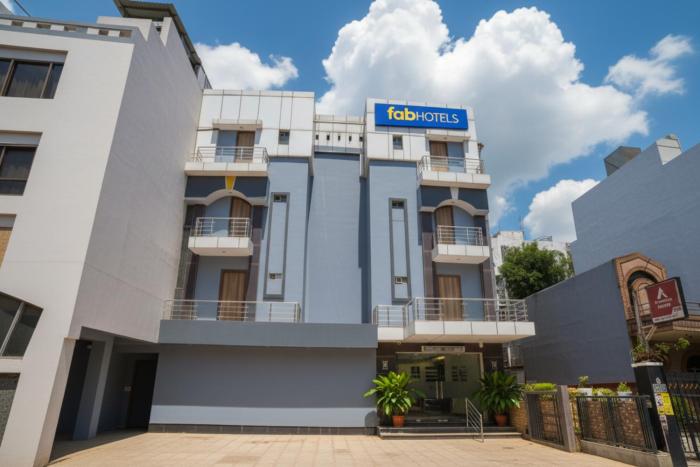 FabHotel Royal Touch Patel Nagar