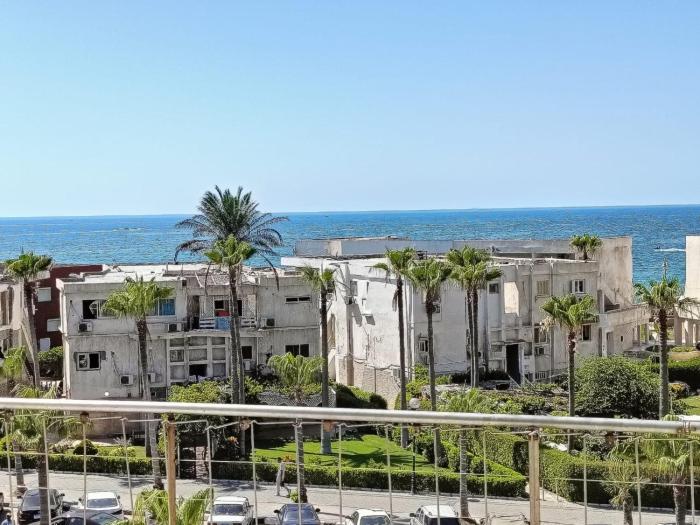 شقه دوبلكس للايجار المفروش اليومي بالمعموره الشاطئ