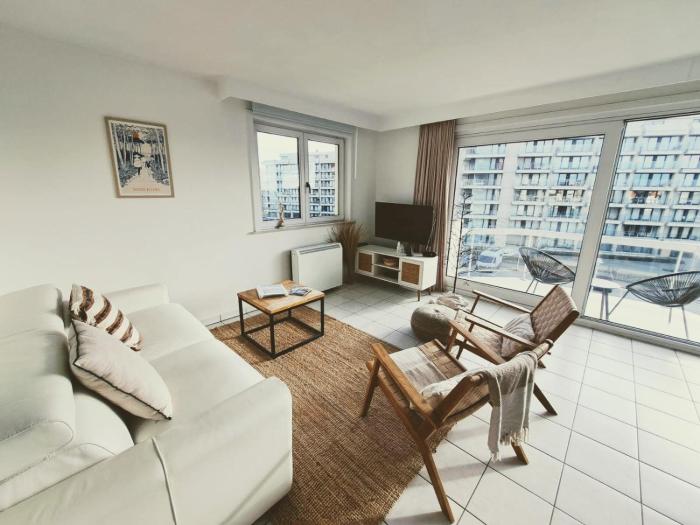 Shorebreak Nieuwpoort near the beach