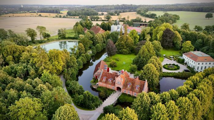 Gut Petersdorf Lensahn - ideal für Familien und Hunde - mit Kamin, Parkblick, Terrasse und eingezäuntem Garten