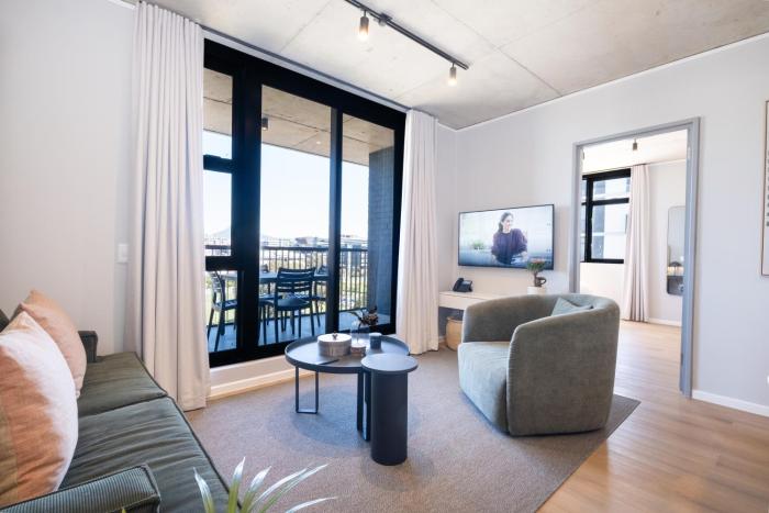 504 Riverlands - Lux 2 Bedroom Apartment with Parking