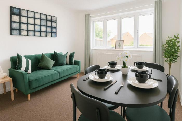 Modern 2BR Stay FREE WIFI FREE PARKING