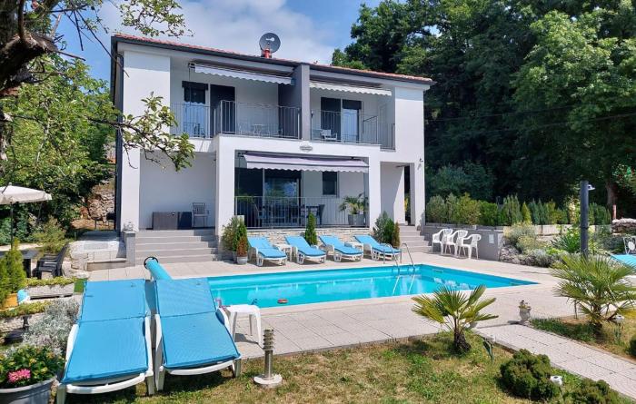 Amazing Apartment In Veprinac With Wifi