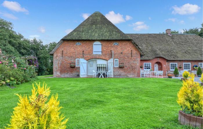 Awesome Apartment In Niebüll With Wifi