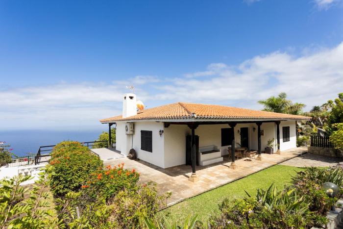 Home2Book Villa with Private Pool BBQ Sea Views