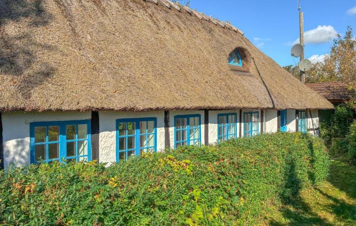 3 Bedroom Stunning Home In Søllested