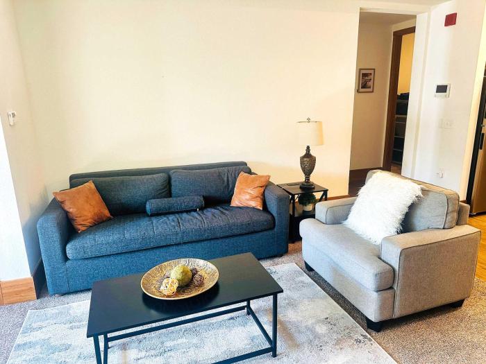 3BR King Bed Chamber Apartment at The Grand Castle