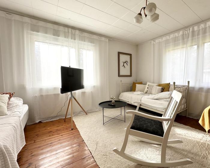 Palkinen I Rovaniemi - idyllic home in peaceful area, wifi & free parking