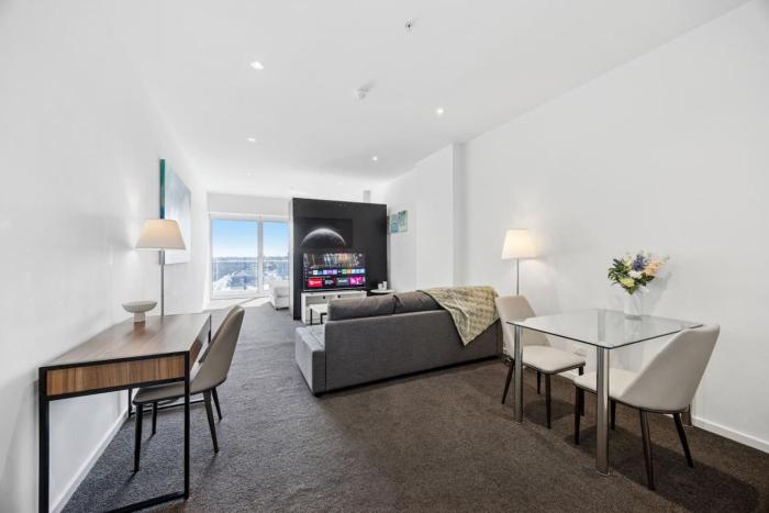 Vision Studio Apartment – Square View & Parking