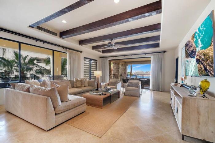 Hacienda Beach Club, 5-Star, Beachfront, Sleeps 10