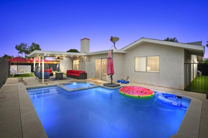 Heated Pool - Jacuzzi - Firepit - Game Room
