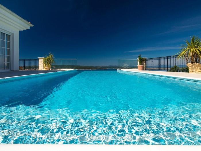 Villa in Crikvenica with swimming pool