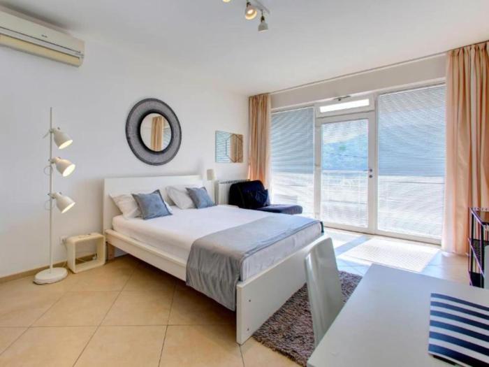 Studio Apartment With Sea View S1