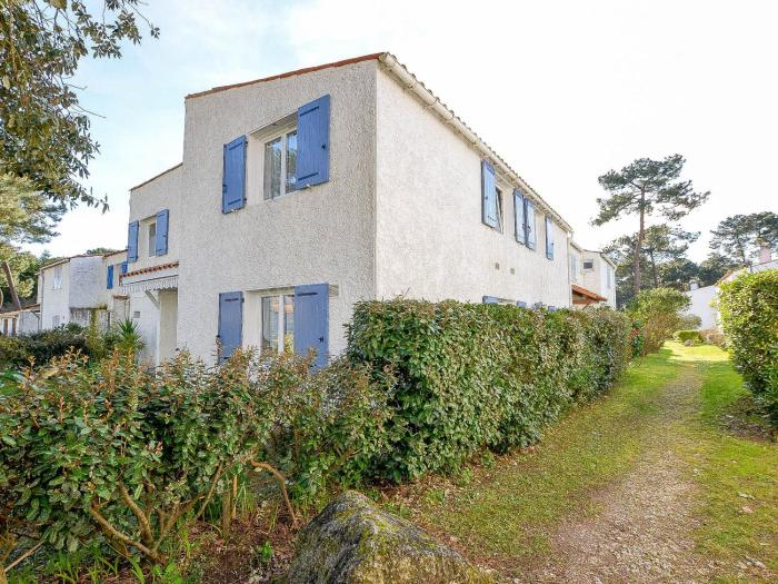 Maison spacieuse 5 pièces à La Palmyre, proche mer, idéale pour 8 personnes, Patio et Barbecue - FR-1-705-94