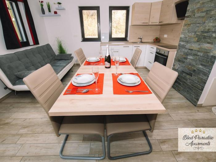 Bled Prestigious and Stylish Apartments - Classic One Bedroom Apartment with Balcony