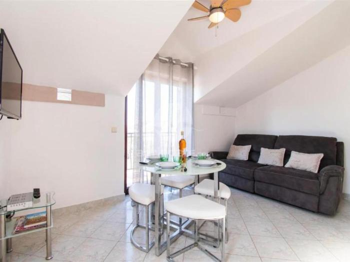 Apartments Franica with Heated Pool and Hot-Tub - One Bedroom Apartment with Balcony