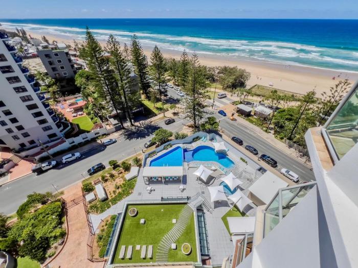 Beach life at Peninsula