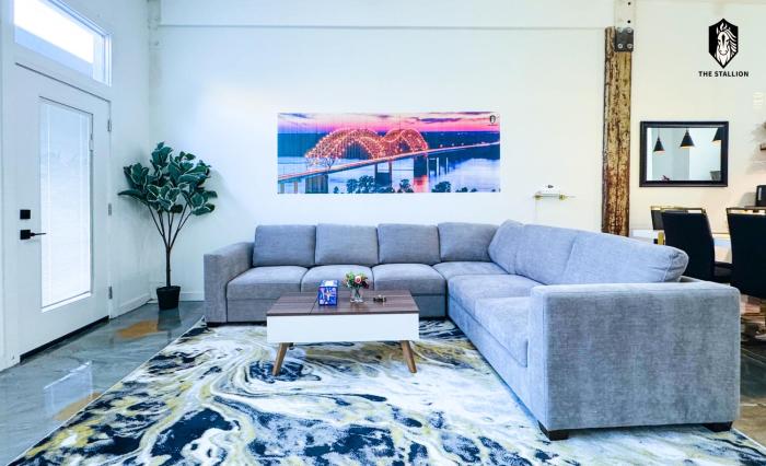 The Stallion #103 - Walk to Attractions - Modern 2BD Loft in Downtown with Patio