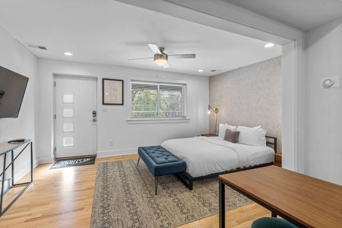 Contemporary Midtown Retreat Walk Score 93