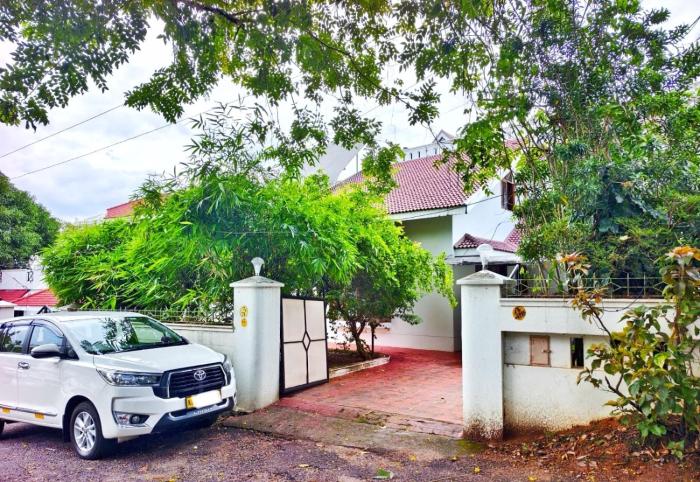 Citadel Luxury Villa Trivandrum-Just 10 min to Railway Station & 5 Min to Sri Padmanabha Swamy Temple, Home away from Home in Kerala