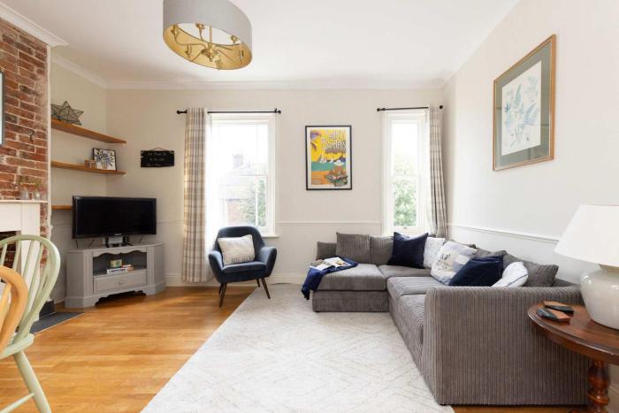 Characterful City Maisonette for 4
