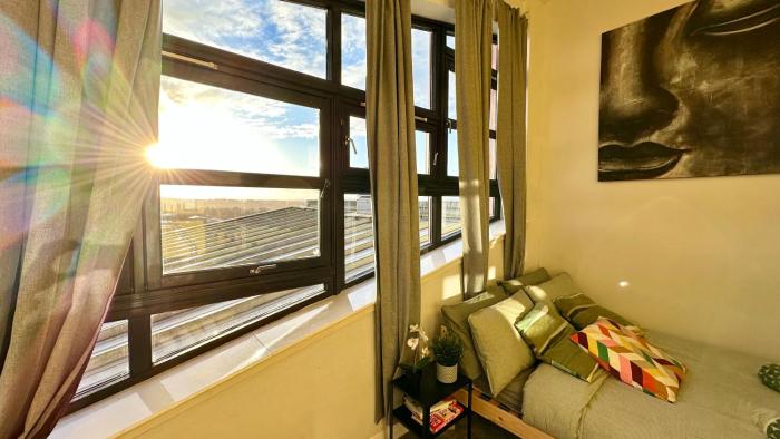 Sunny day new flat with 5 beds