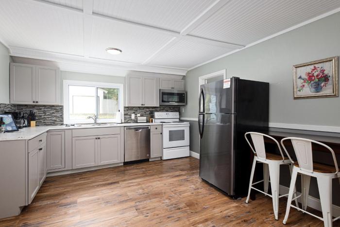 Rennie Lake Hideaway Home