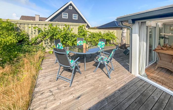 Nice Home In Esbjerg V With Wifi