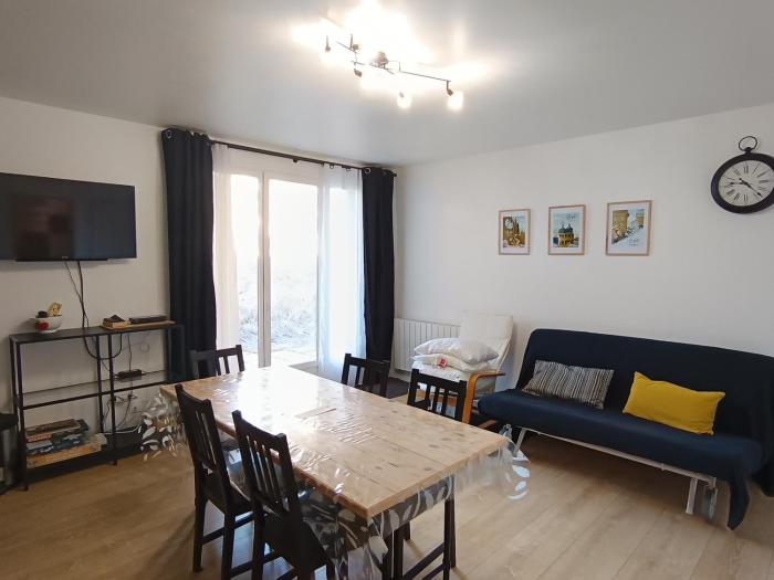 Appartement rénové lumineux avec terrasse et coin montagne - FR-1-445-189