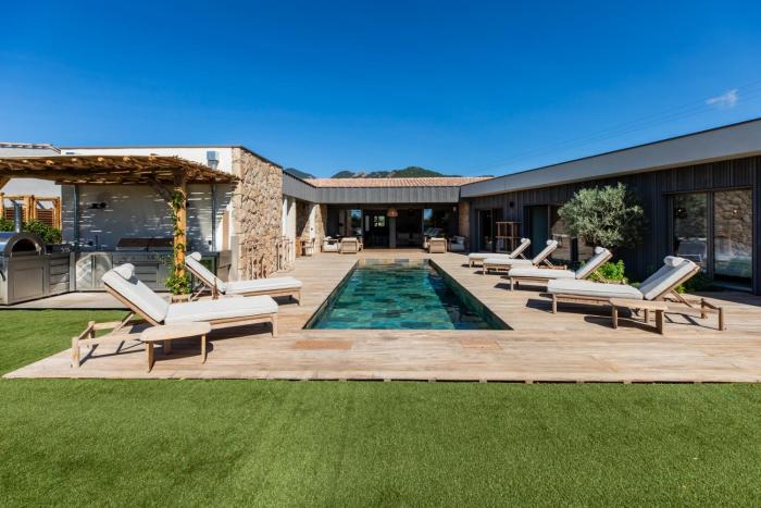 luxury villa les Kiks 5 chambres, piscine chauffée, Lecci