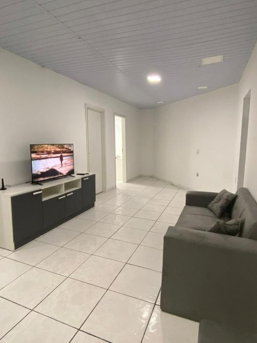 Apartamento grande com 2 quartos