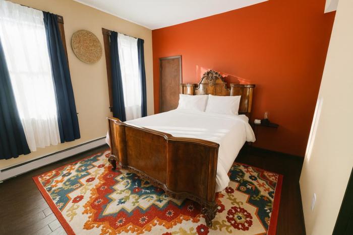 The Sicilian at Elm City Flats