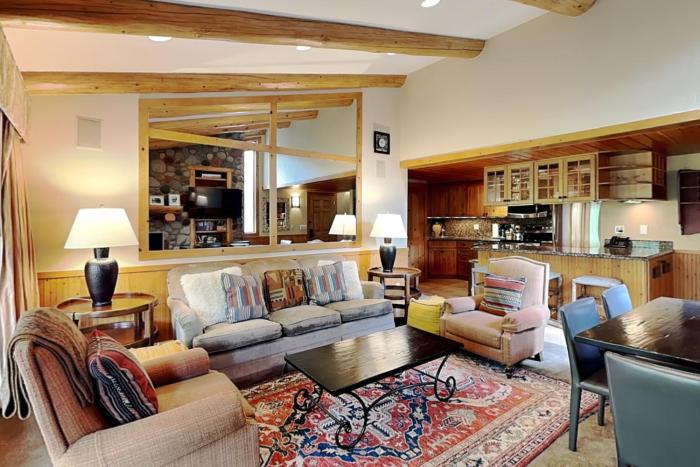 Timberline Condominiums 2 Bedroom plus Loft 3 Bath Deluxe Unit C3H