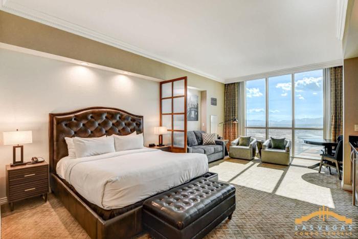 MGM Signature-31-816 Jacuzzi Studio