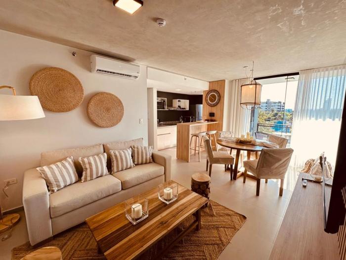 Cozy 2 bedroom apt steps from Shopping Mcal Lopez