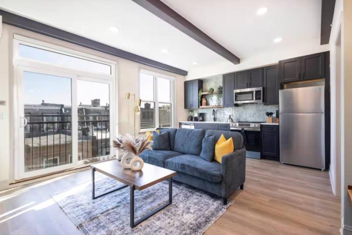 1 BR Across from Fairmount Park -10 mins to DT (D)