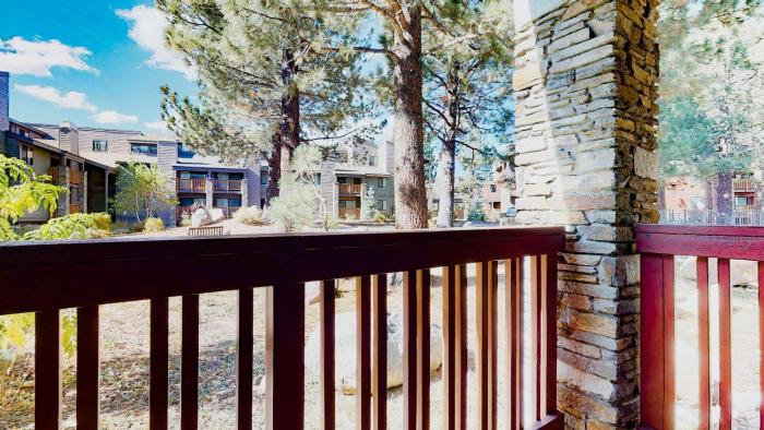 Summit Cozy Condo Getaway