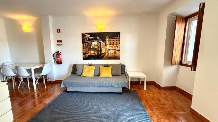 Lisboa, Central Lisbon, Charming Patio House, , WIFI, Air Conditioning, Near Metro, by IG