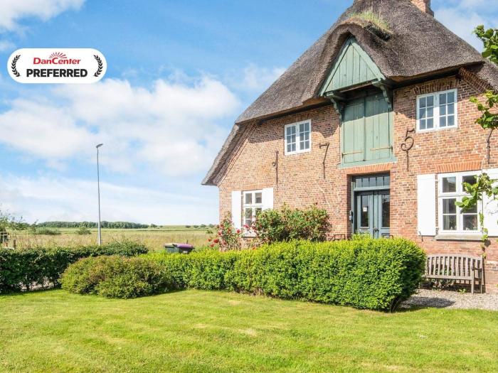 6 person holiday home in Højer