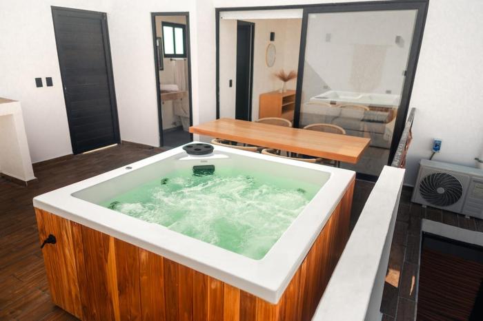 PH 3BR Jacuzzi beach club pass