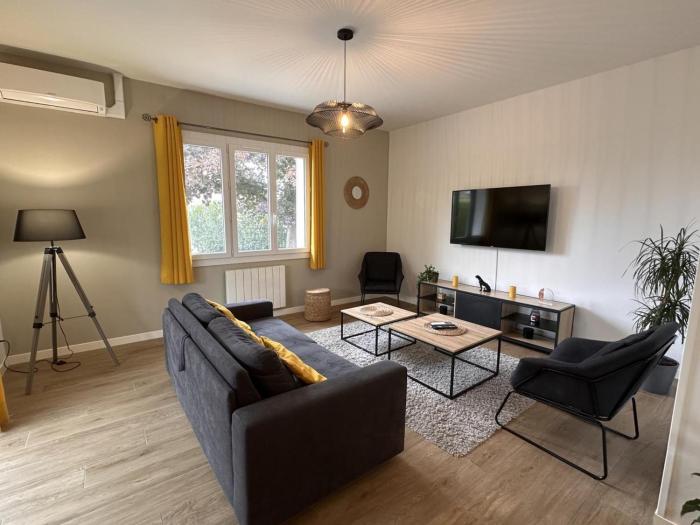 Maison contemporaine avec jardin au calme, proche centre village - FR-1-489-417