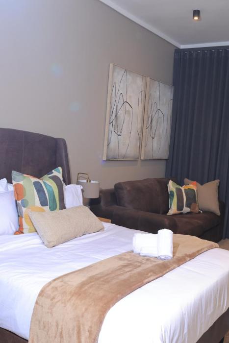 Brown, Warm and Cozy, Menlyn Maine Residences 926