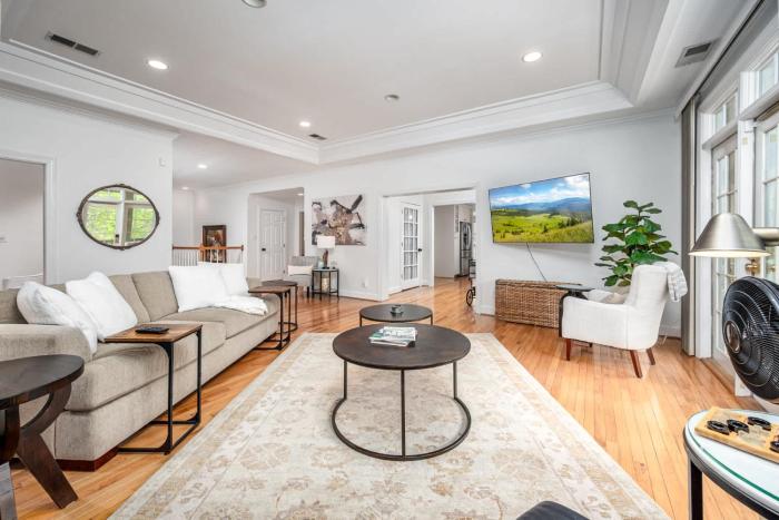 The Clubhouse Hideaway Upper