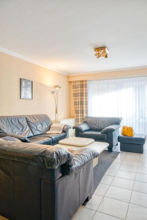 Cozy 4-Person Retreat Near Blankenberge Beach