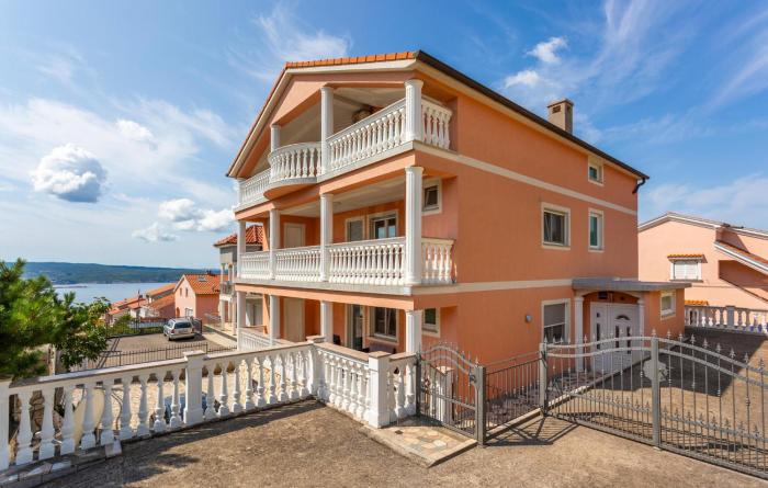 Beautiful Apartment In Crikvenica With Wifi