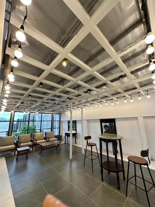 Secluded home on the Mekong river with Phnom Penh views