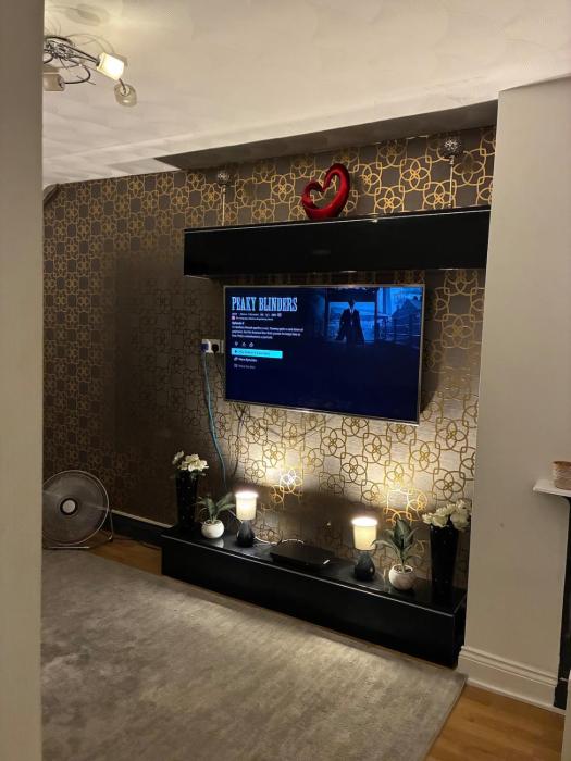 4 Bed Family House, Sleeps10, Free Wi-Fi